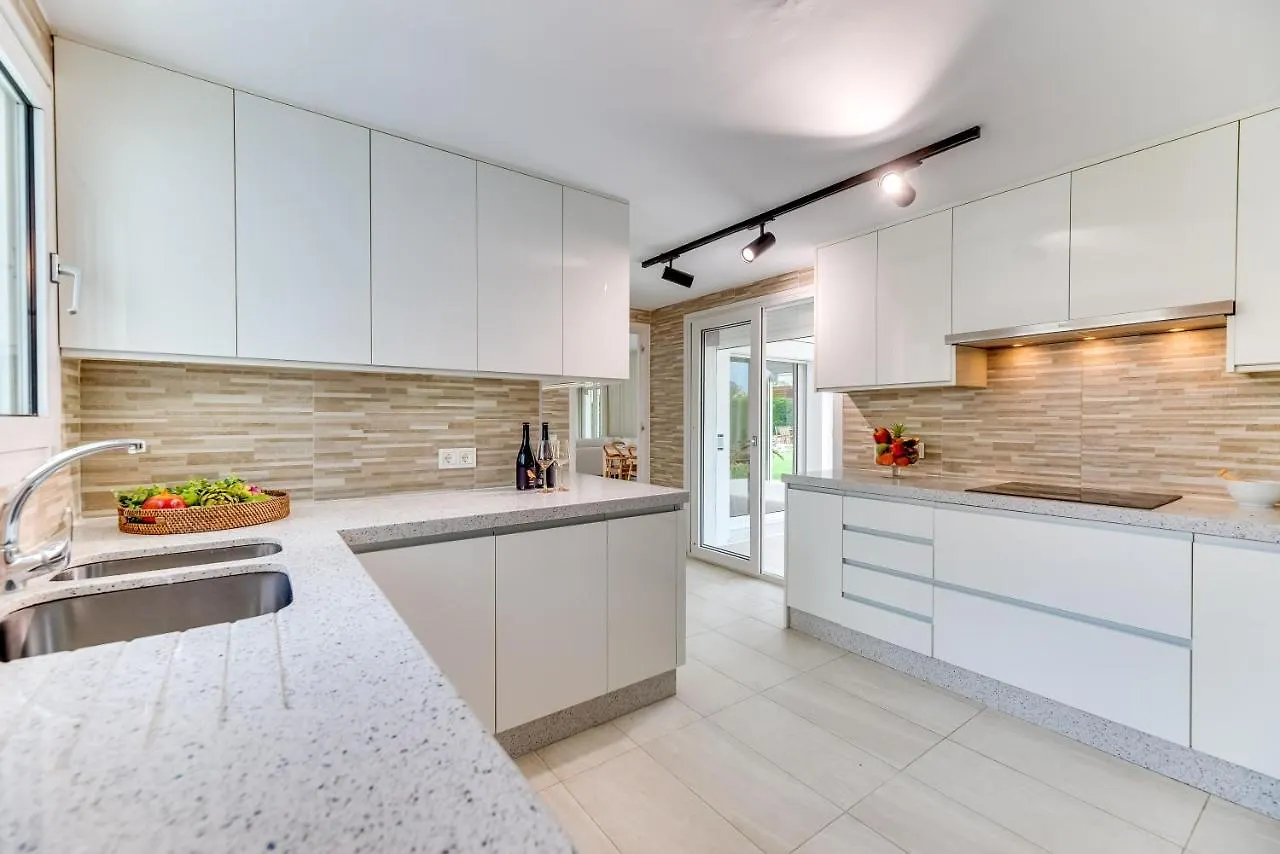 Villa Sirio: Golf-Front Retreat with Private Heated Pool Marbella