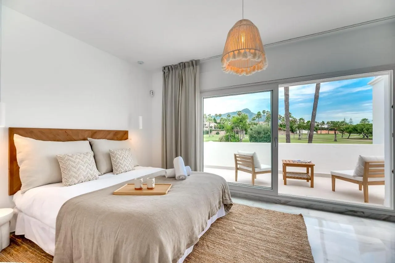 Villa Sirio: Golf-Front Retreat with Private Heated Pool Marbella