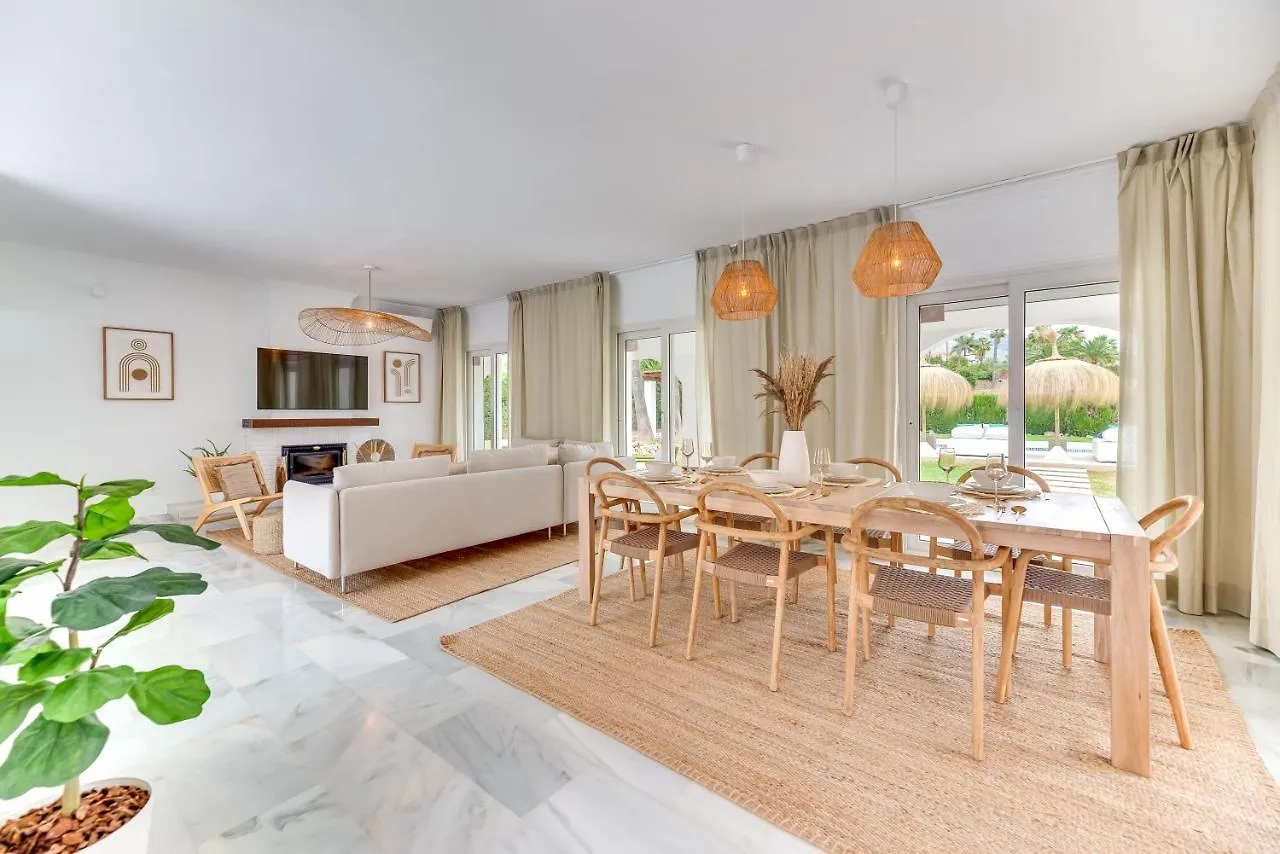 Villa Sirio: Golf-Front Retreat with Private Heated Pool Marbella