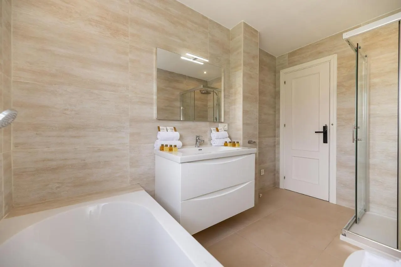 Villa Sirio: Golf-Front Retreat with Private Heated Pool Marbella
