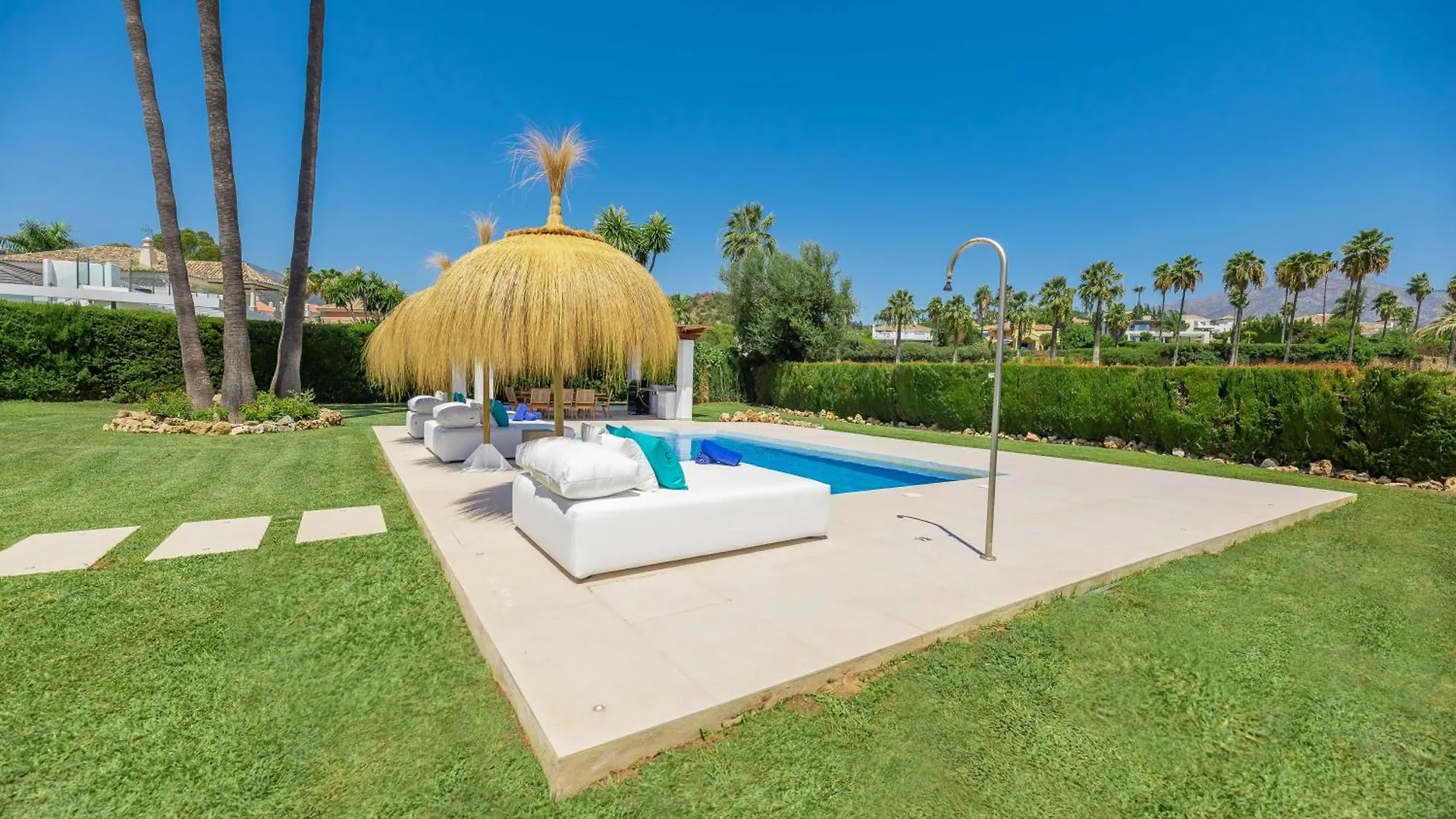 Villa Sirio: Golf-Front Retreat with Private Heated Pool Marbella