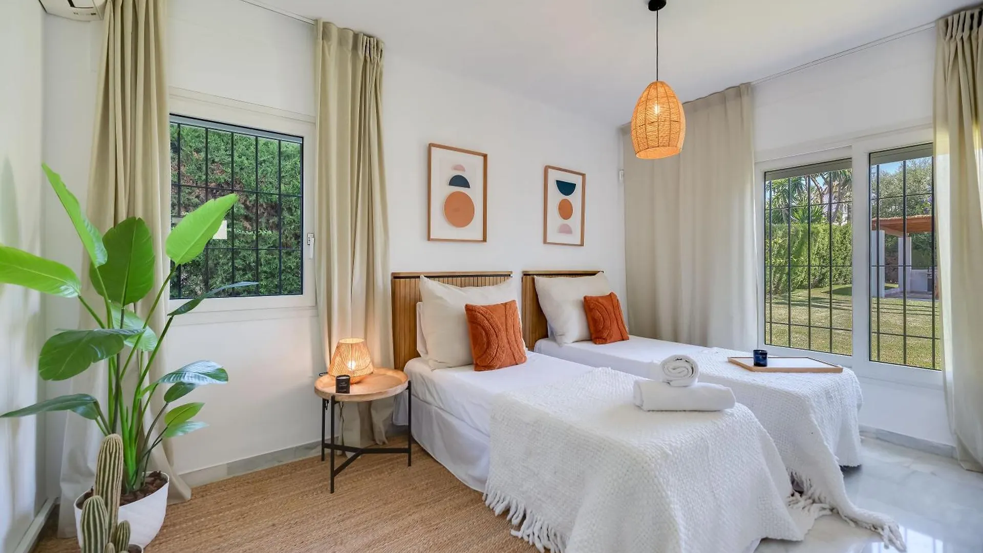 Villa Sirio: Golf-Front Retreat with Private Heated Pool Marbella