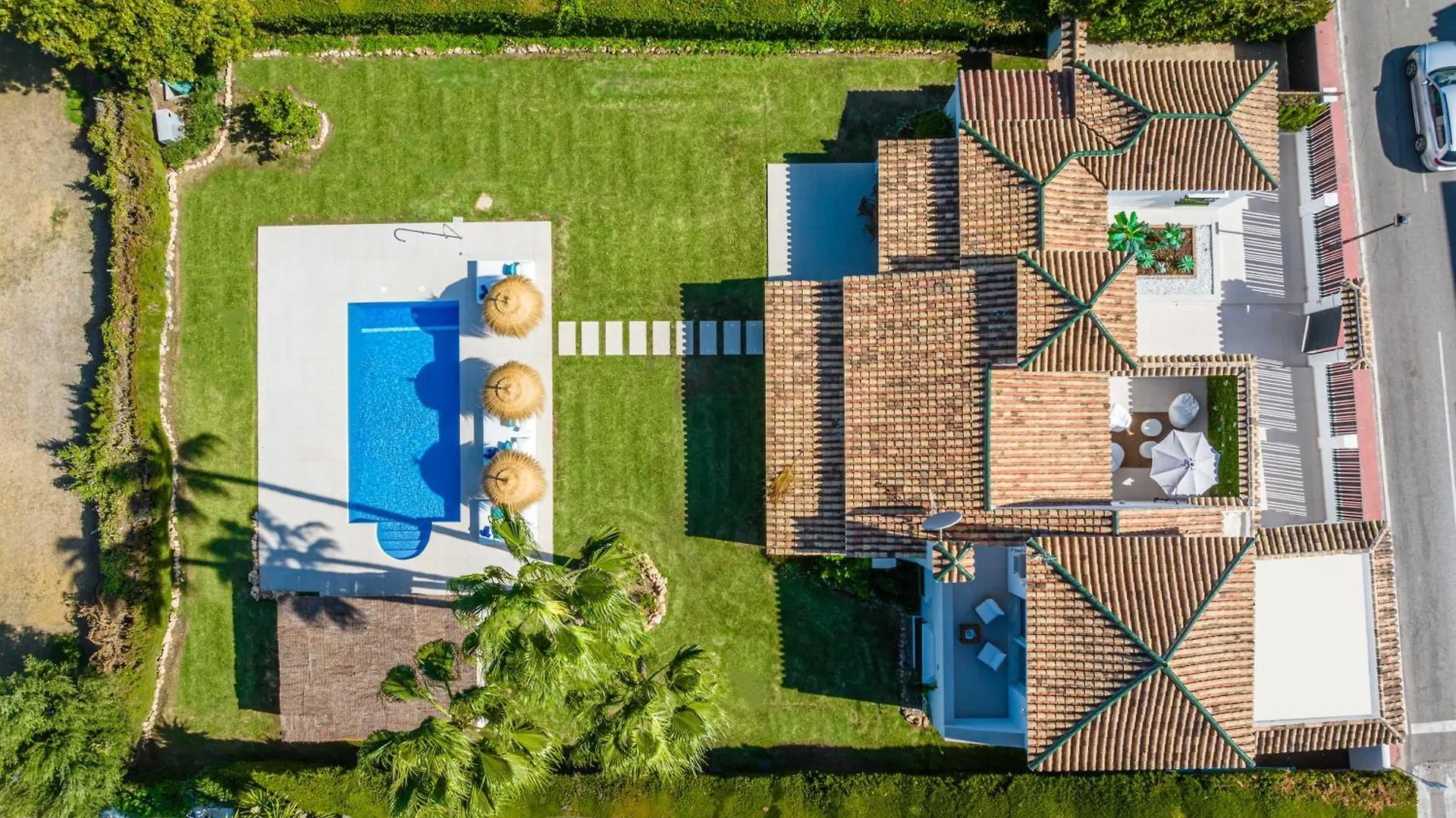 Villa Sirio: Golf-Front Retreat with Private Heated Pool Marbella